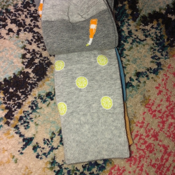 🧜🏼♀️3 for $15 item!🧜🏼♀️fashion crew socks - Picture 3 of 3